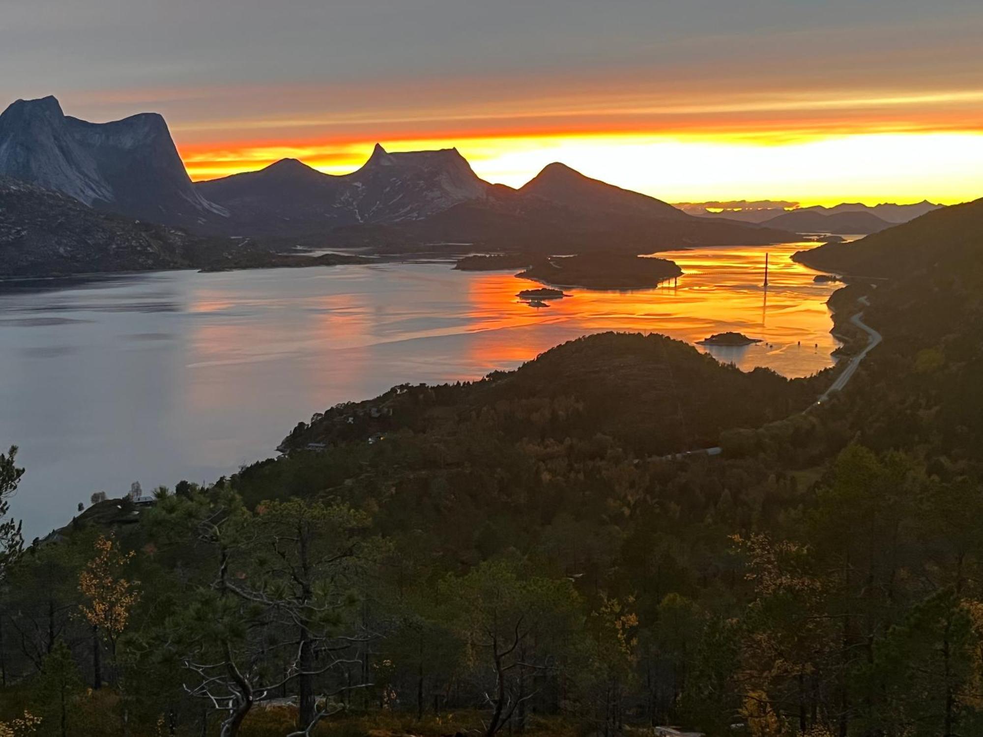 Unique holdiay home in spectacular Efjord Ballangen Extérieur photo