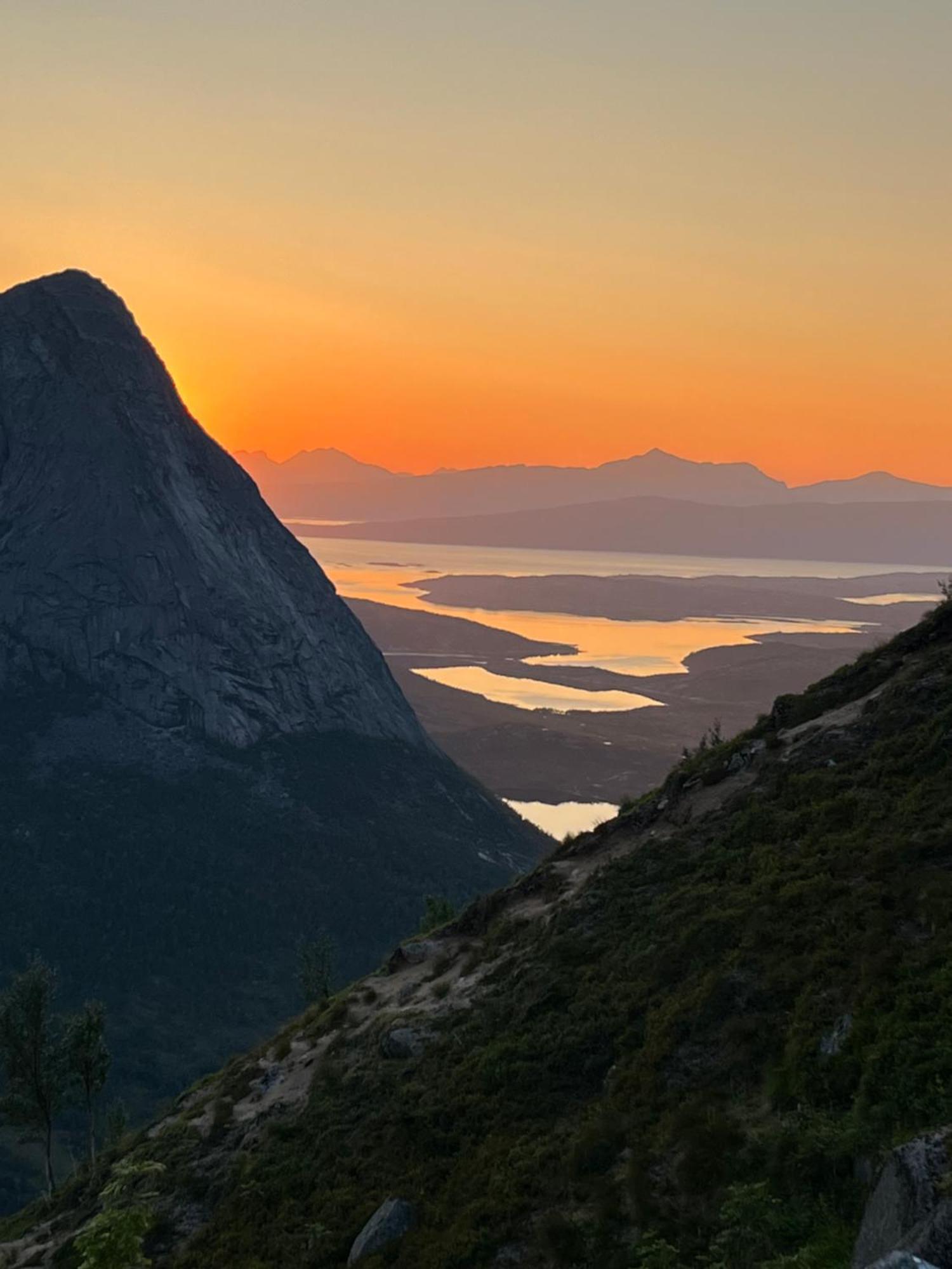 Unique holdiay home in spectacular Efjord Ballangen Extérieur photo