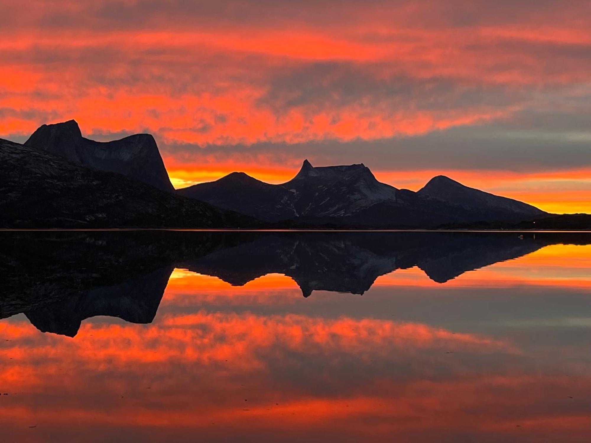 Unique holdiay home in spectacular Efjord Ballangen Extérieur photo