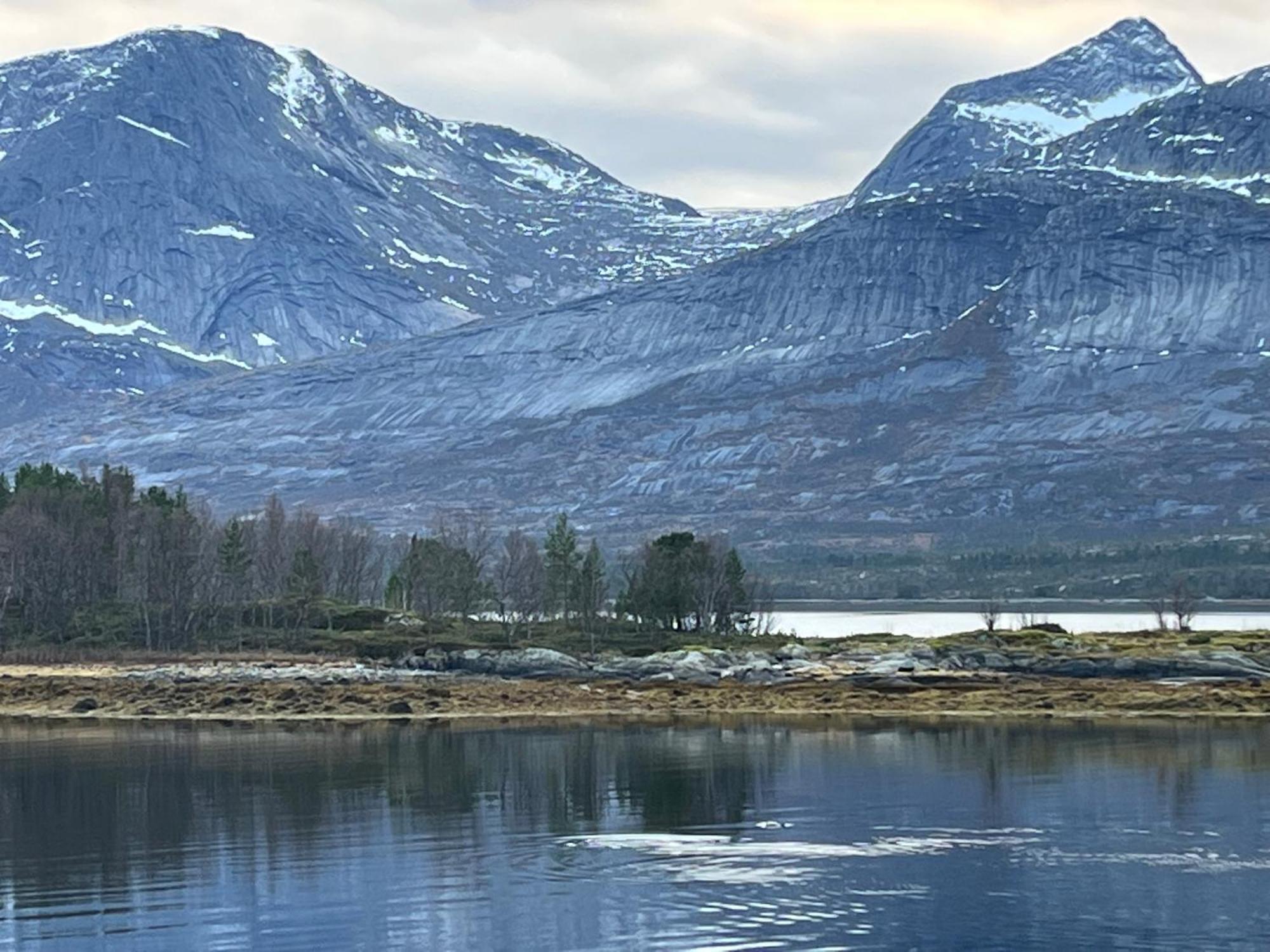Unique holdiay home in spectacular Efjord Ballangen Extérieur photo